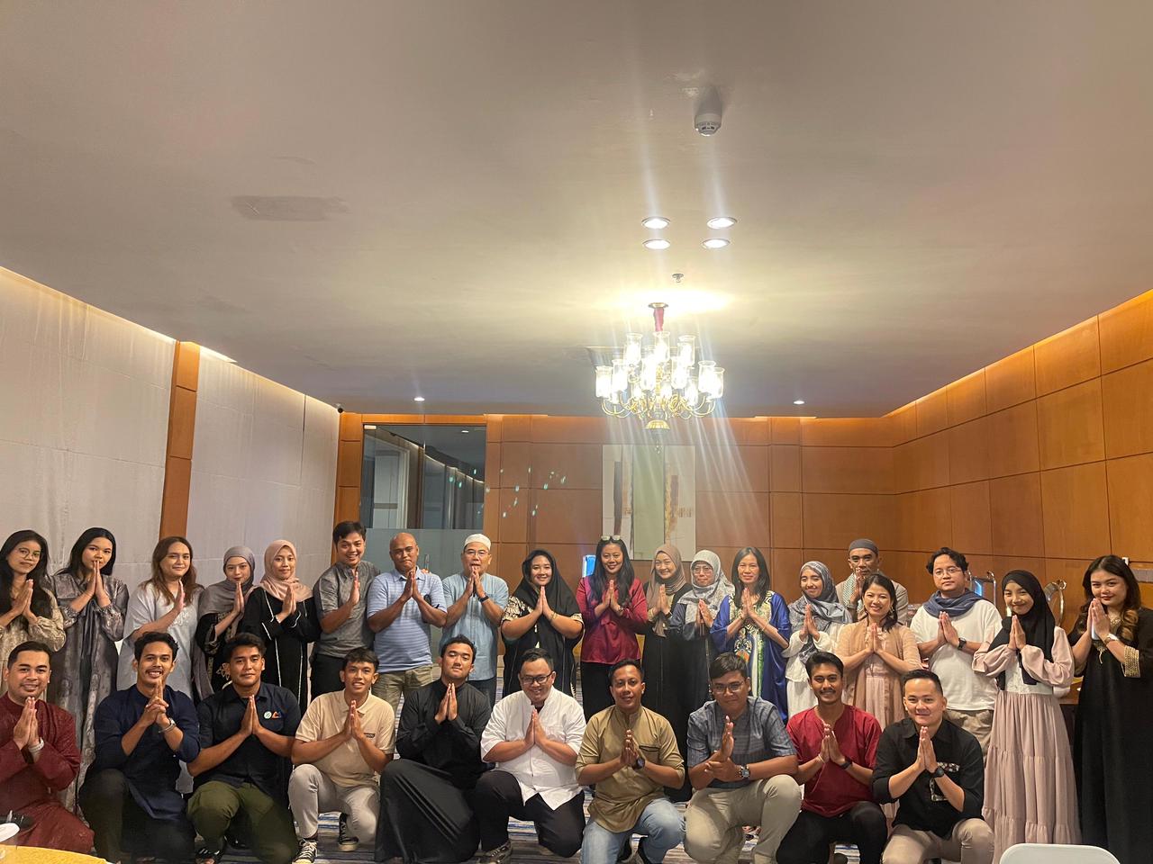 buka-bersama-carbones-group